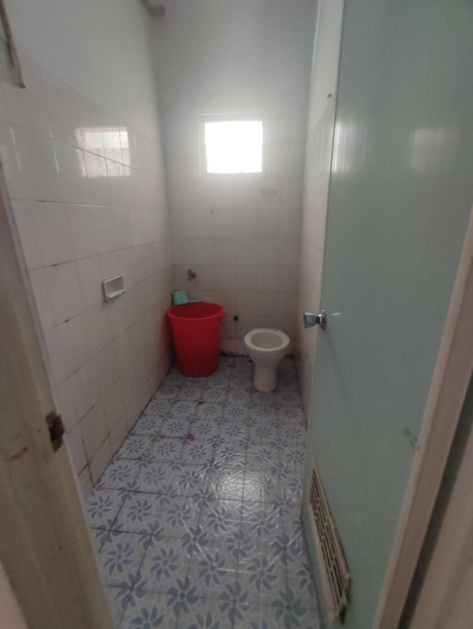 Oyo 90865 Hotel Kusuma Purwakarta Karawang Exteriér fotografie