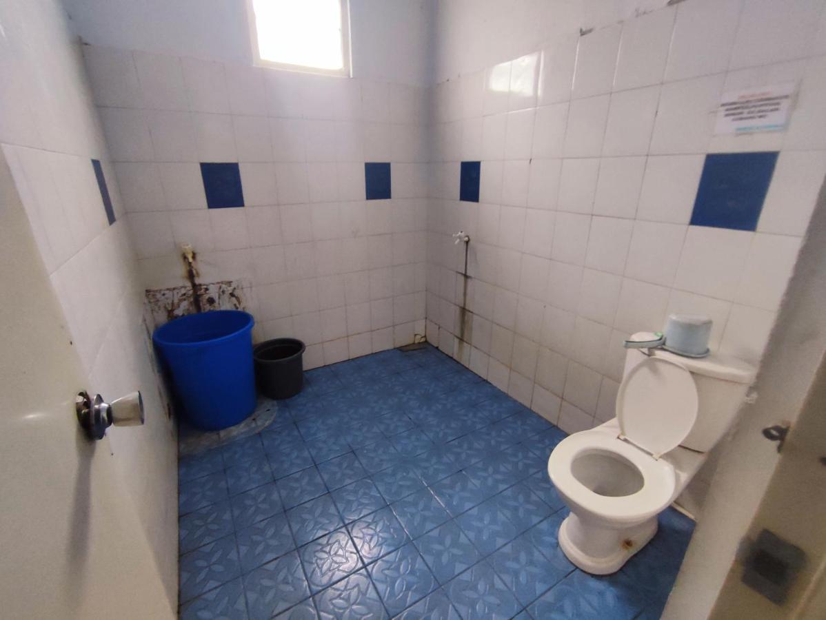 Oyo 90865 Hotel Kusuma Purwakarta Karawang Exteriér fotografie