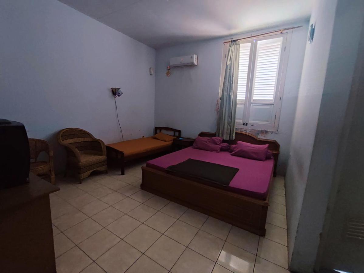 Oyo 90865 Hotel Kusuma Purwakarta Karawang Exteriér fotografie