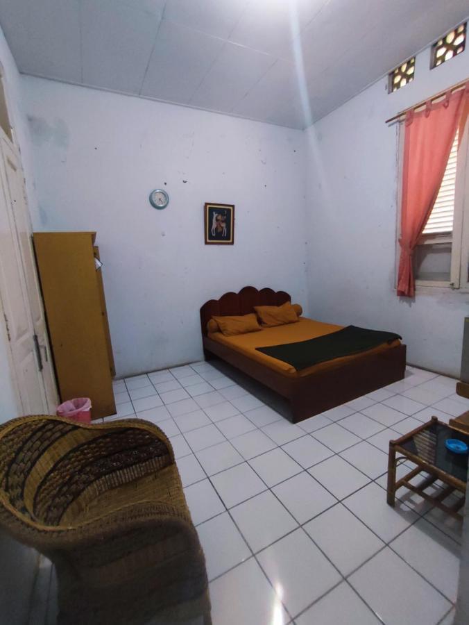 Oyo 90865 Hotel Kusuma Purwakarta Karawang Exteriér fotografie
