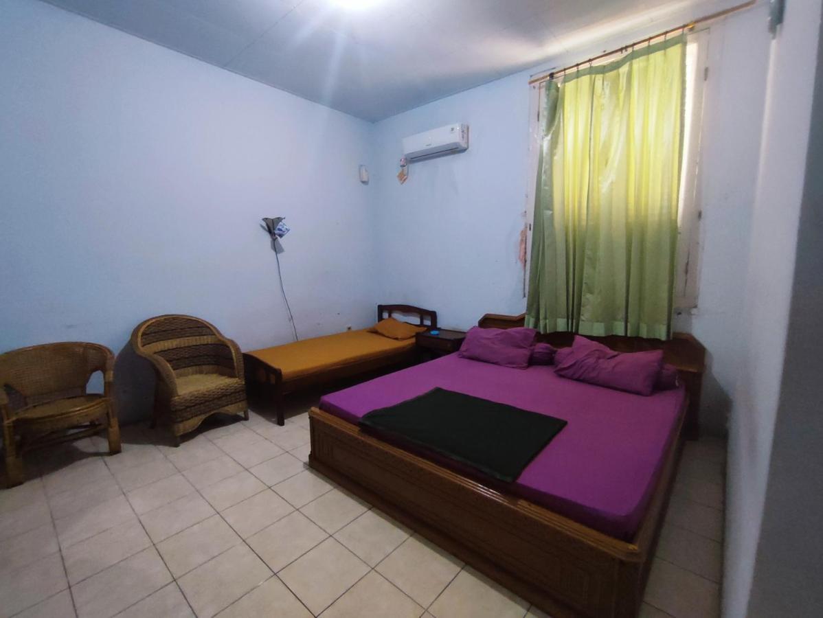 Oyo 90865 Hotel Kusuma Purwakarta Karawang Exteriér fotografie